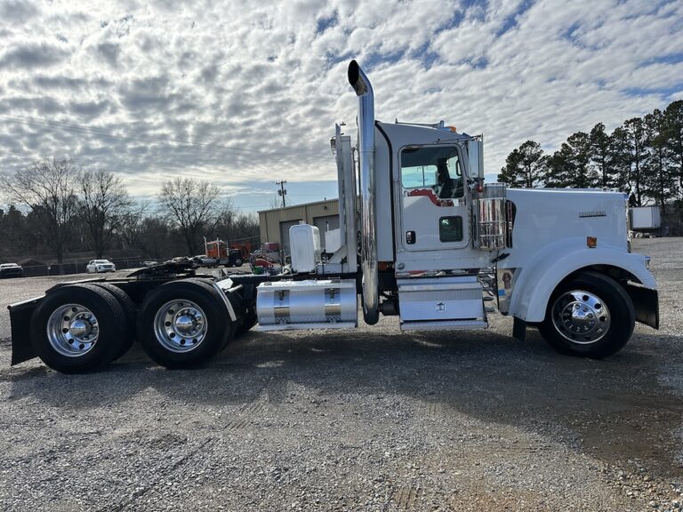 2015 KENWORTH W900L DAYCAB GLIDER KIT photo 4