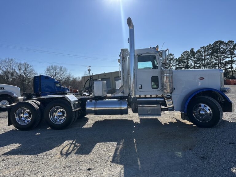 2016 PETERBILT 389 DAYCAB GLIDER KIT photo 4