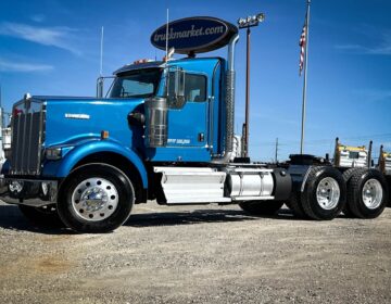 2023 KENWORTH W900 DAYCAB 257012