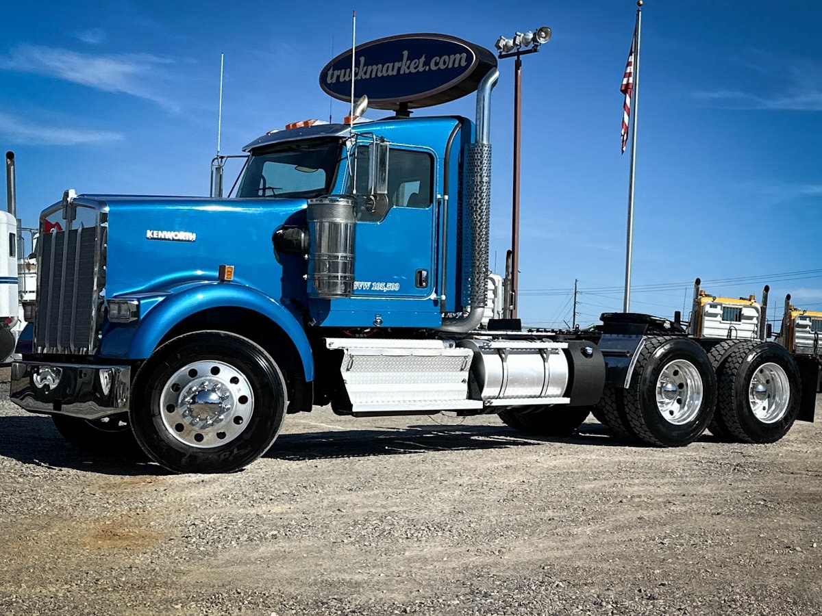 2023 KENWORTH W900 DAYCAB