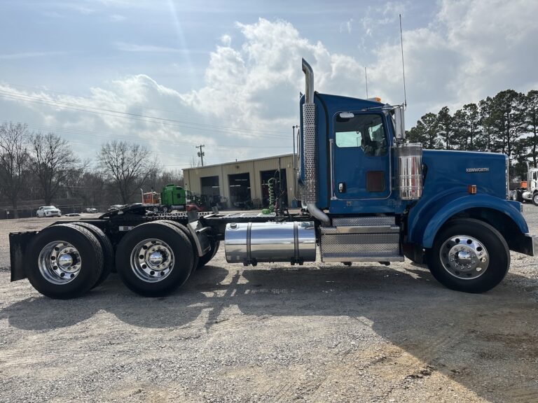 2023 KENWORTH W900 DAYCAB photo 4