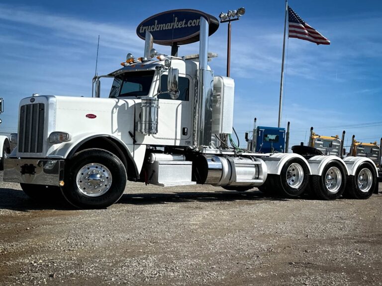 2023 PETERBILT 389 TRI AXLE DAYCAB 872855
