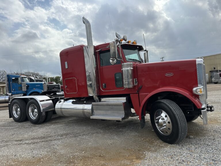 2020 PETERBILT 389 SLEEPER photo 3