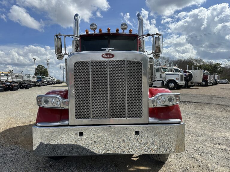 2020 PETERBILT 389 SLEEPER photo 2