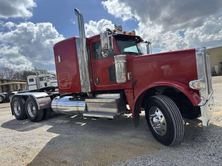 2020 PETERBILT 389 SLEEPER photo 3