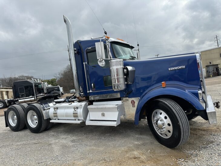 2019 KENWORTH W900L DAYCAB GLIDER KIT 243482