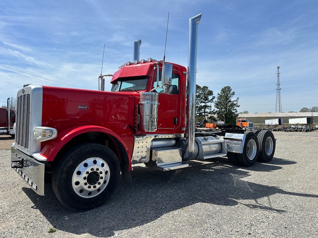 2015 PETERBILT  389 DAYCAB GLIDER KIT photo 3