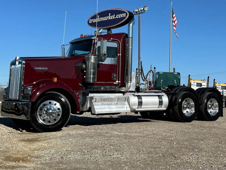 2023 KENWORTH W900L DAYCAB 134962