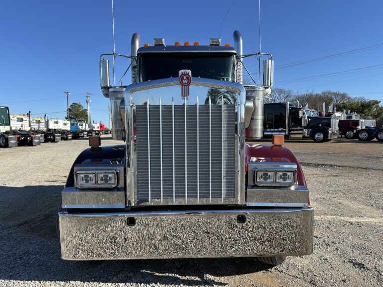 2023 KENWORTH W900L DAYCAB photo 2