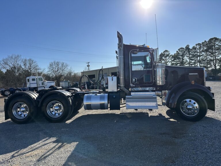 2023 KENWORTH W900L DAYCAB photo 4