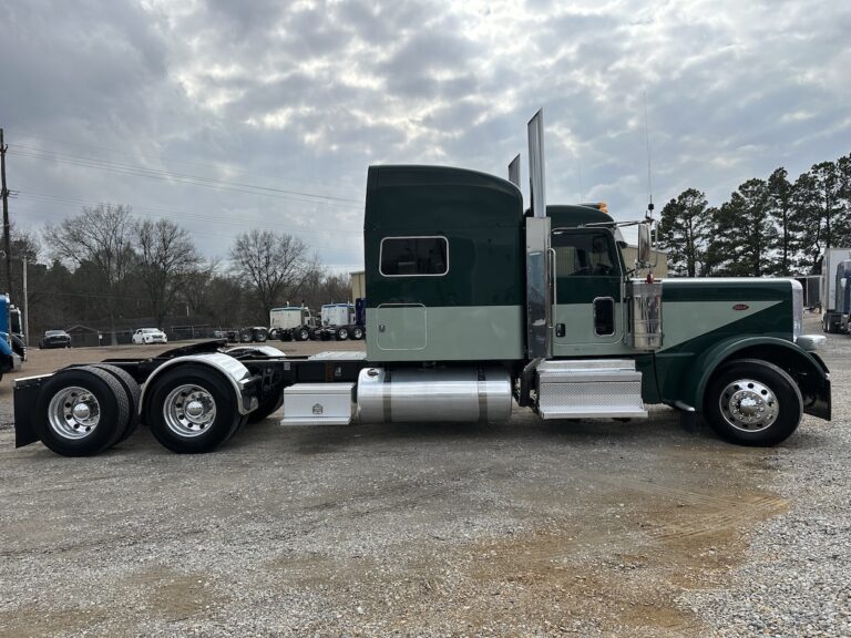 2020 PETERBILT 389 SLEEPER photo 4