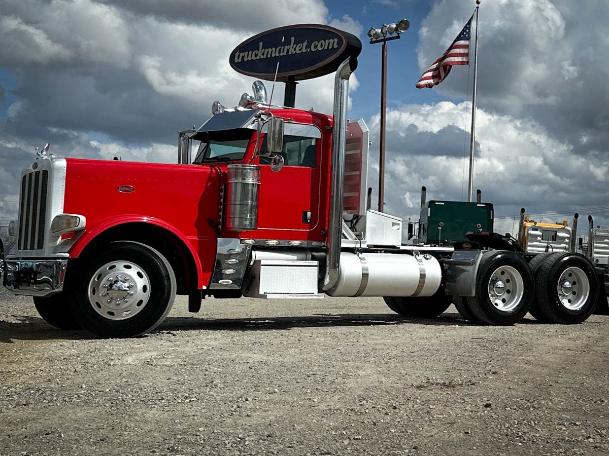 2015 PETERBILT 389 DAYCAB GLIDER KIT