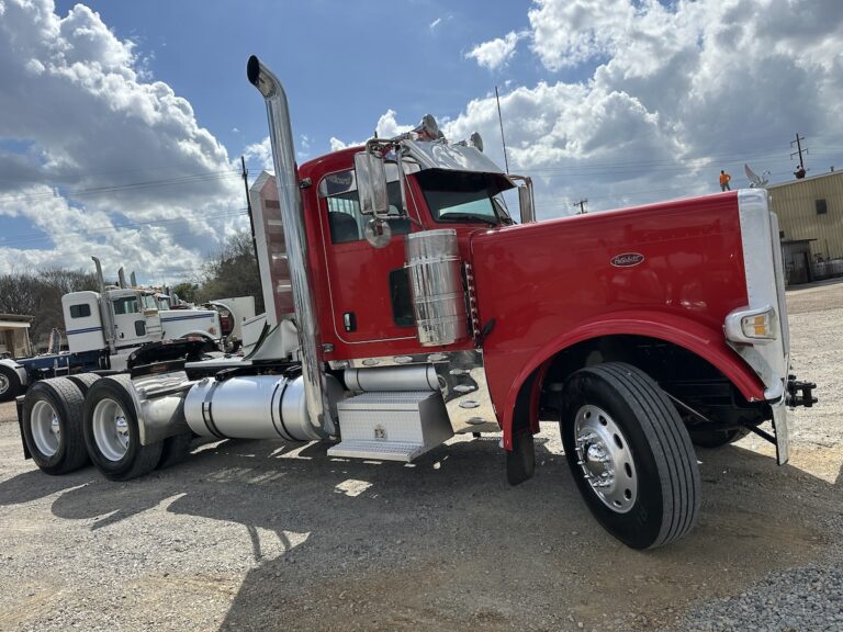 2015 PETERBILT 389 DAYCAB GLIDER KIT photo 3