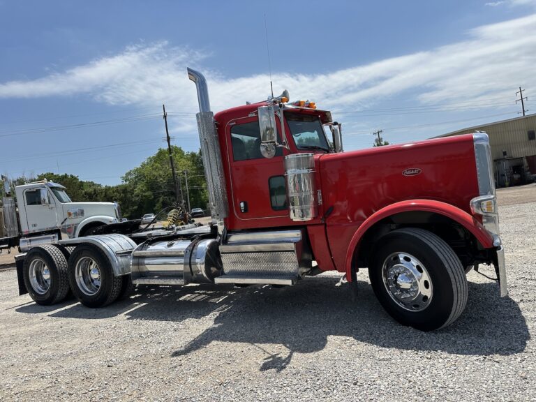 2018 PETERBILT 389 DAYCAB photo 3