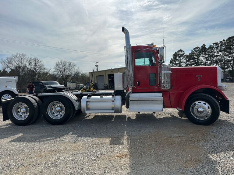 2018 PETERBILT 389 DAYCAB photo 4