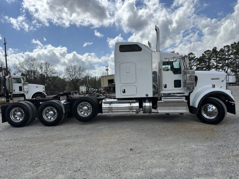 2022 KENWORTH W900 TRI AXLE SLEEPER photo 4
