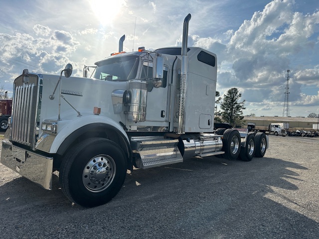 2022 KENWORTH W900 TRI AXLE SLEEPER photo 3