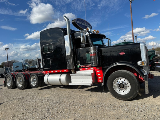 2021 PETERBILT 389 TRI AXLE SLEEPER 751033
