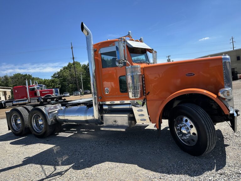 2014 PETERBILT 389 DAYCAB GLIDER KIT photo 3