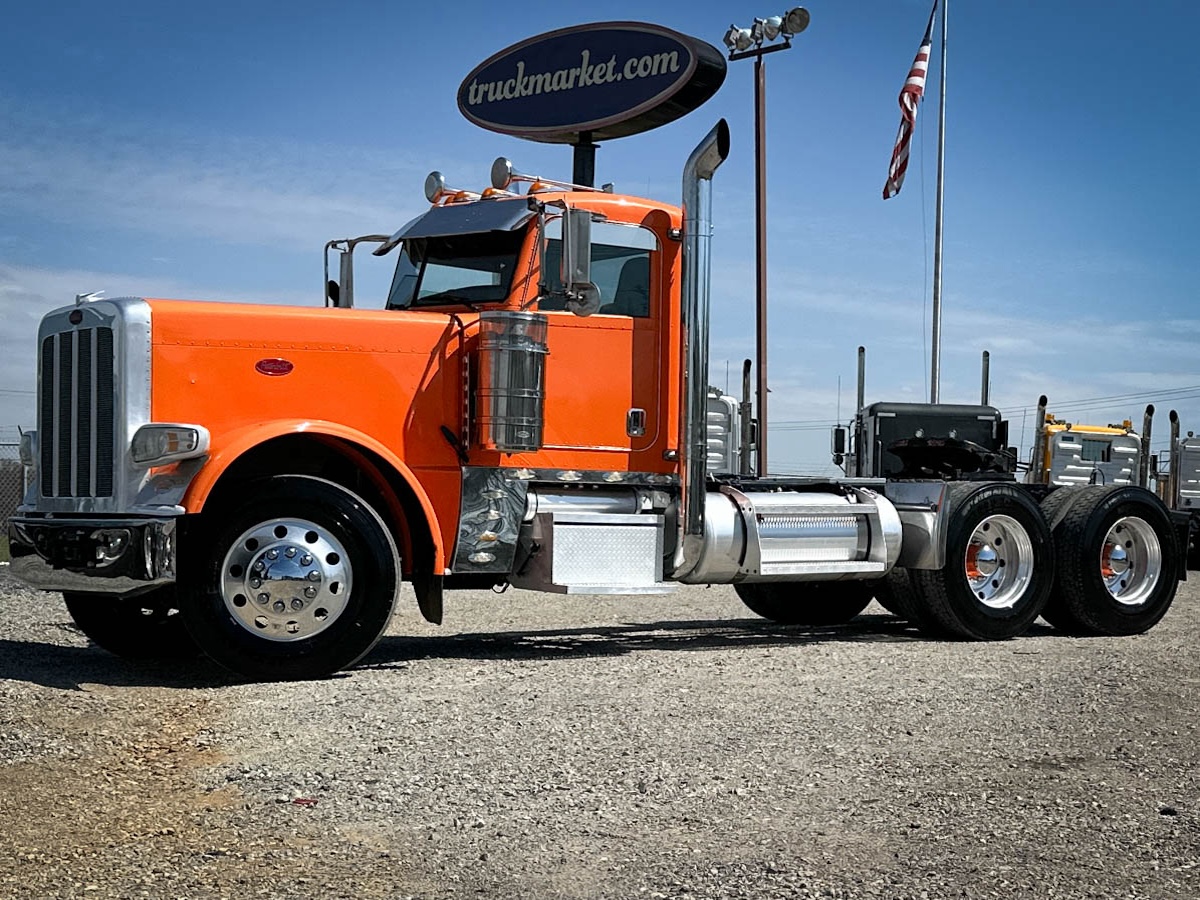 2014 PETERBILT 389 DAYCAB GLIDER KIT