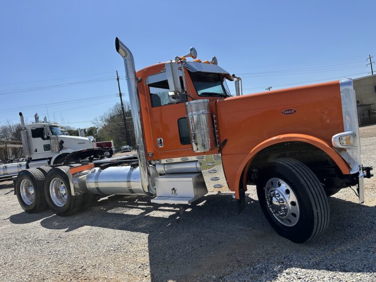 2014 PETERBILT 389 DAYCAB GLIDER KIT photo 3