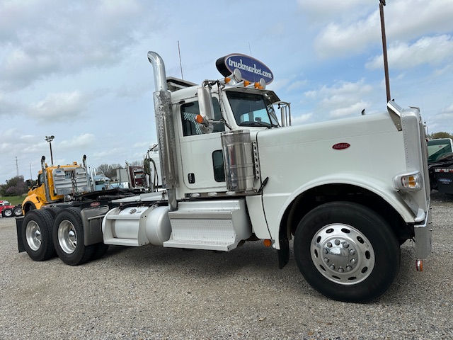 2023 PETERBILT 389 DAYCAB 892857