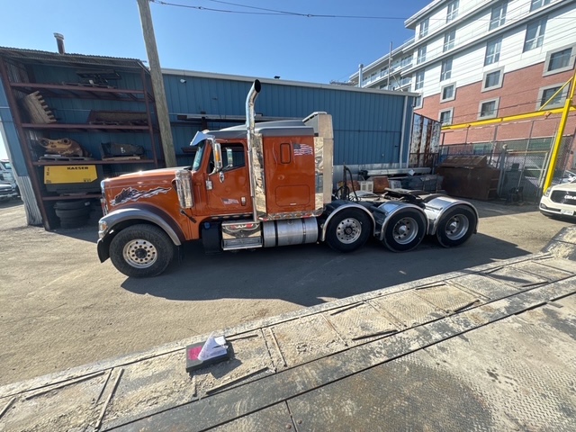 2016 INTERNATIONAL 9900i TRI AXLE SLEEPER photo 2