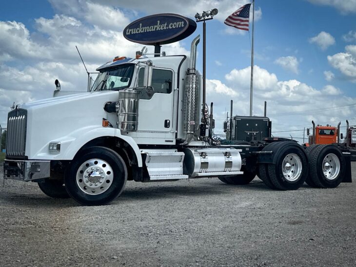 2016 KENWORTH T800 DAYCAB GLIDER KIT 144037