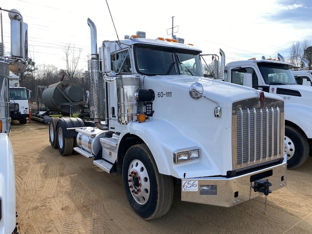 2016 KENWORTH T800 DAYCAB GLIDER KIT photo 1