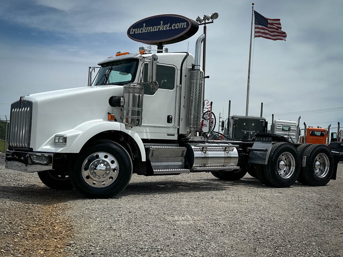 2016 KENWORTH T800 DAYCAB GLIDER KIT 144038