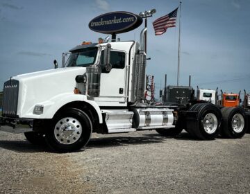 2016 Kenworth T800 Daycab Glider Kit 144038