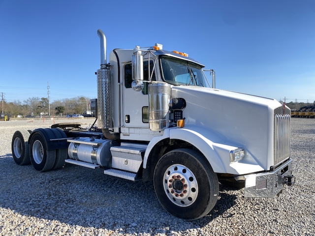 2016 KENWORTH T800 DAYCAB GLIDER KIT photo 1
