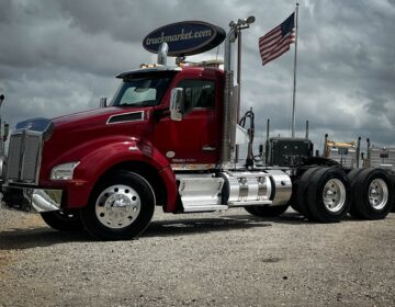 2018 Kenworth T880 Daycab 210111