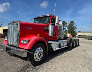 2010 Kenworth W900l Tri Axle Daycab 264504