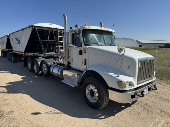 2015 INTERNATIONAL 5900 TRI AXLE DAYCAB photo 2