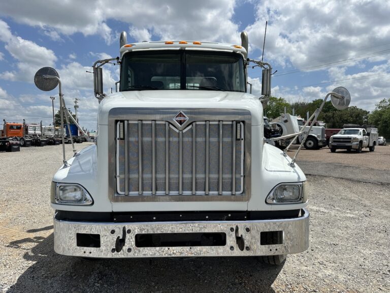 2015 INTERNATIONAL 5900 TRI AXLE DAYCAB photo 2
