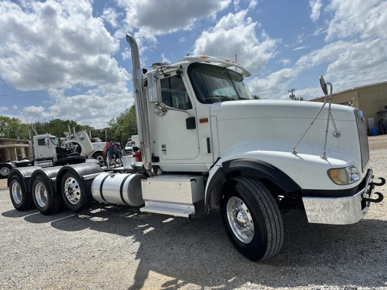 2015 INTERNATIONAL 5900 TRI AXLE DAYCAB photo 3