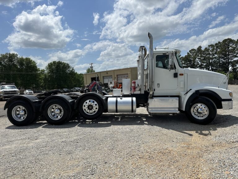 2015 INTERNATIONAL 5900 TRI AXLE DAYCAB photo 4