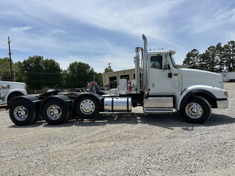 2015 INTERNATIONAL 5900 TRI AXLE DAYCAB photo 4