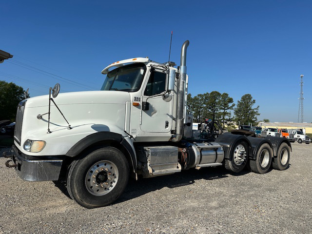 2015 INTERNATIONAL 5900 TRI AXLE DAYCAB photo 3