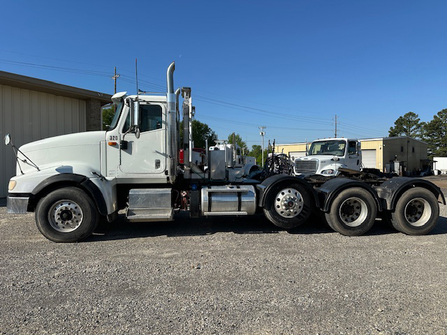 2015 INTERNATIONAL 5900 TRI AXLE DAYCAB photo 4
