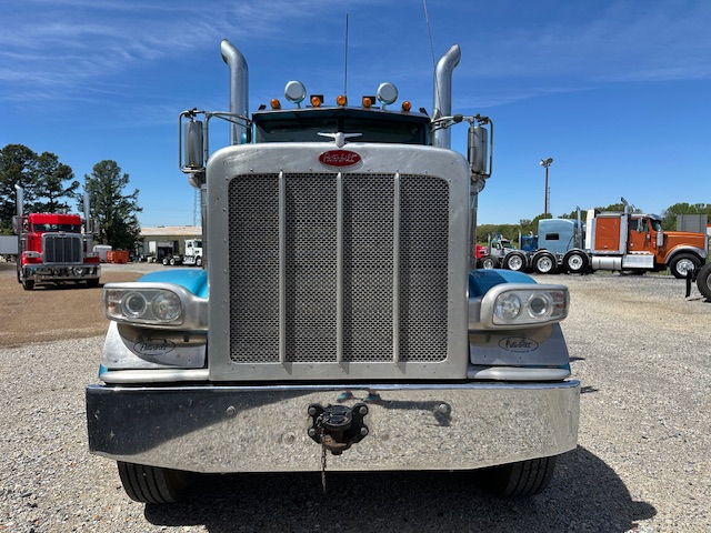 2019 PETERBILT 389 DAYCAB GLIDER KIT photo 2