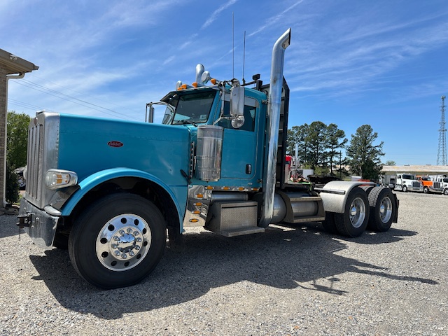 2019 PETERBILT 389 DAYCAB GLIDER KIT photo 3