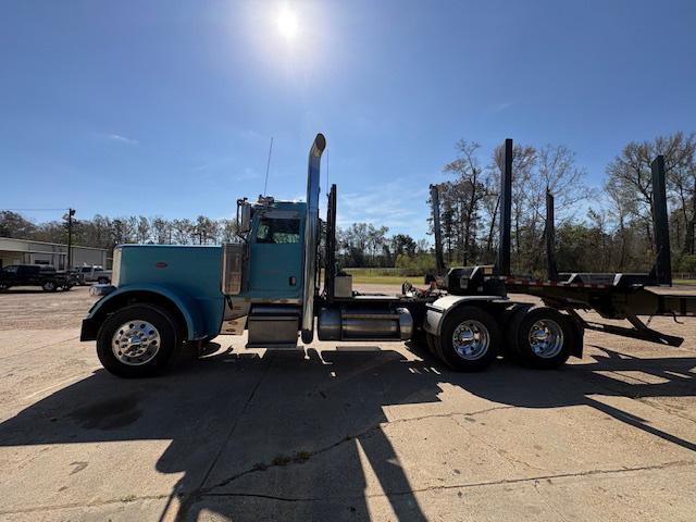 2019 PETERBILT 389 DAYCAB GLIDER KIT photo 2
