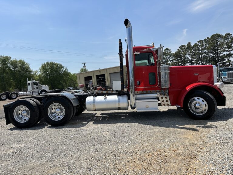 2018 PETERBILT 389 DAYCAB GLIDER KIT photo 4