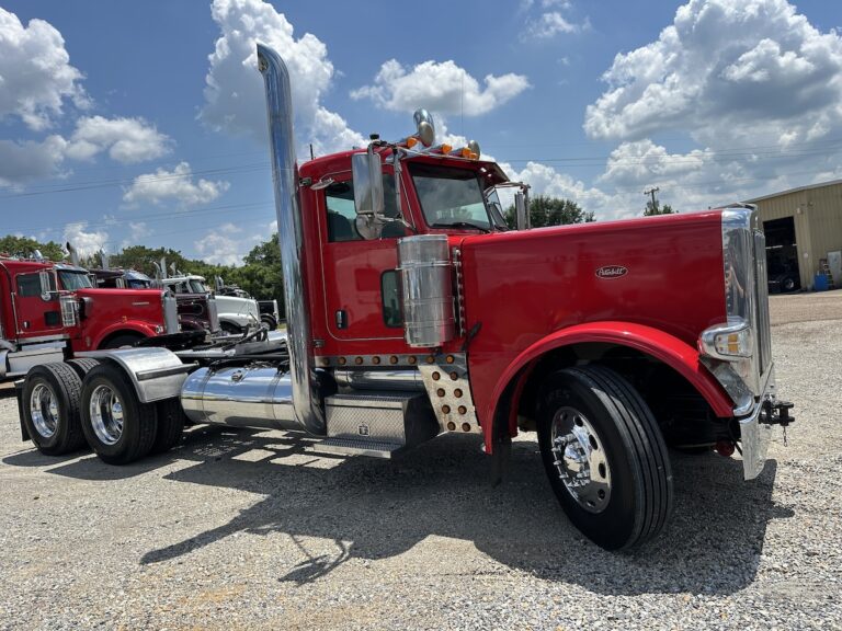 2018 PETERBILT 389 DAYCAB GLIDER KIT photo 3