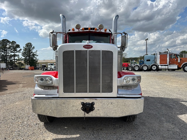 2018 PETERBILT 389 DAYCAB GLIDER KIT photo 2