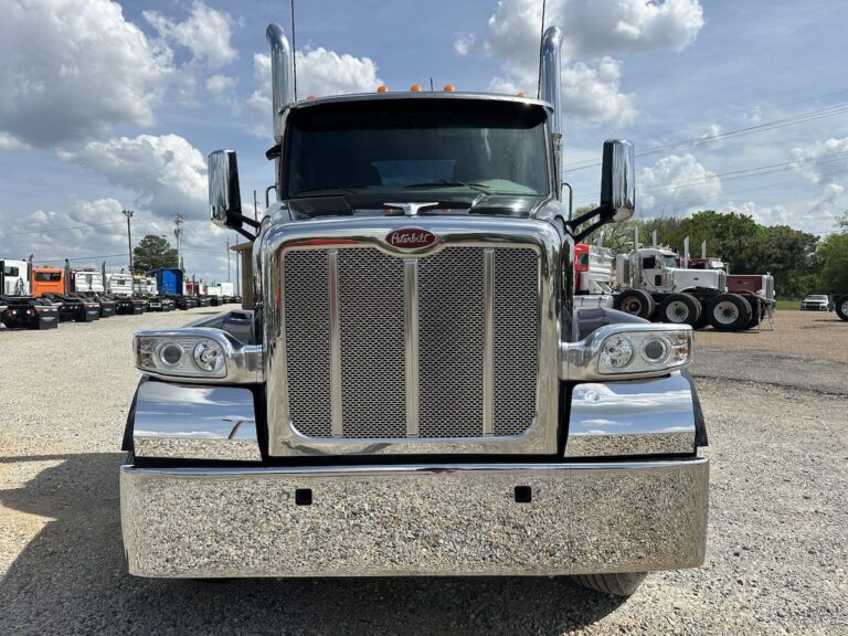 2020 PETERBILT 567 DAYCAB photo 2