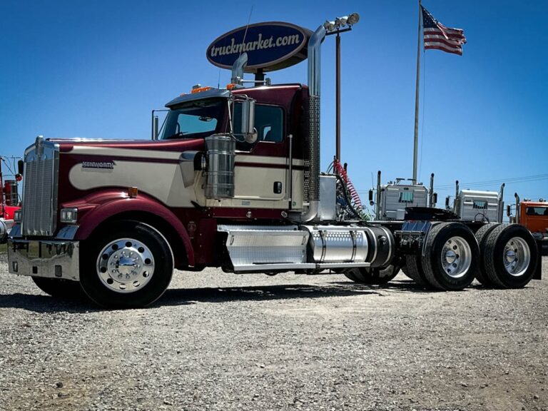 2018 KENWORTH W900L DAYCAB photo 1
