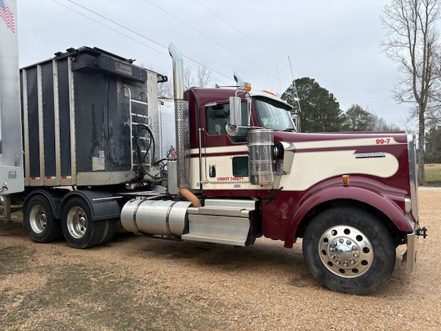 2018 KENWORTH W900L DAYCAB photo 1